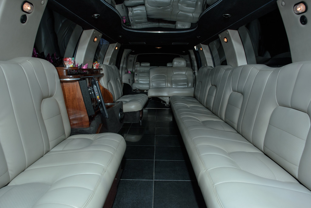 Cape Cod 20 Passenger Cadillac Stretch Limo